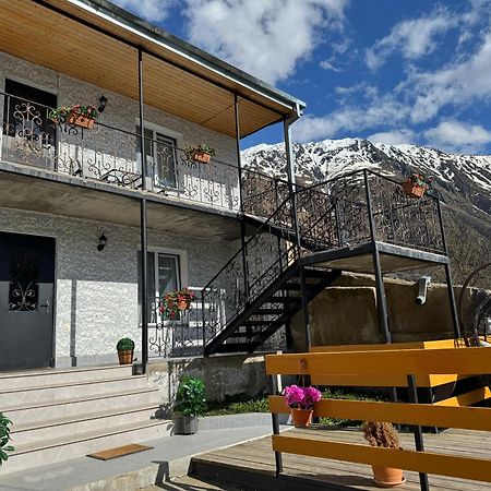 Hotel Elia Kazbegi Екстериор снимка