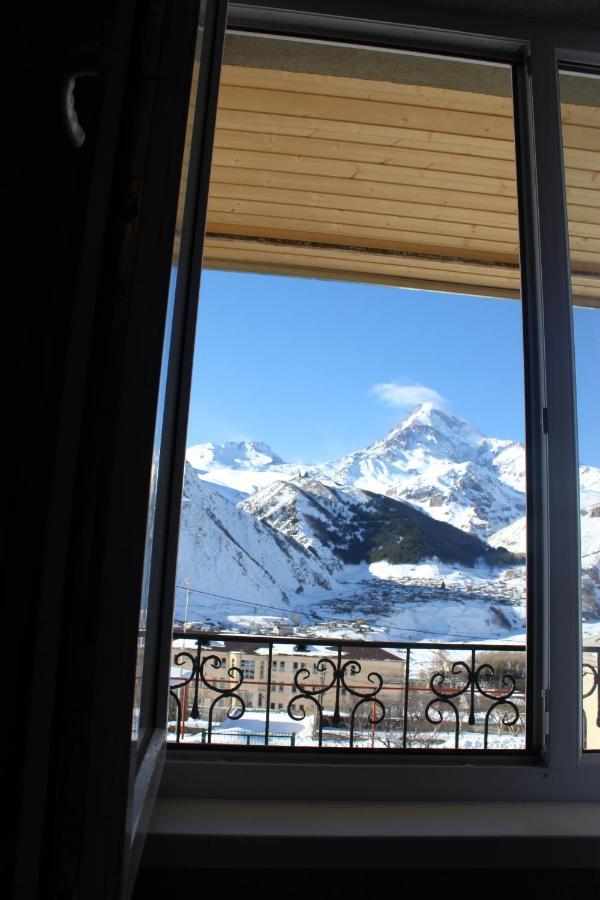 Hotel Elia Kazbegi Екстериор снимка