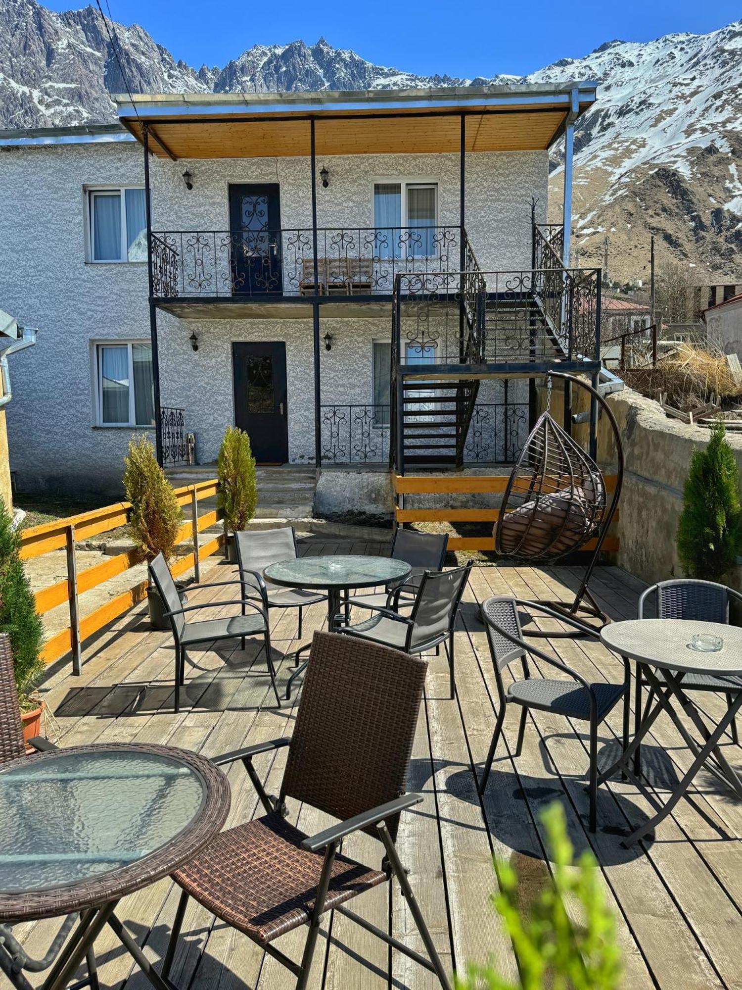 Hotel Elia Kazbegi Екстериор снимка