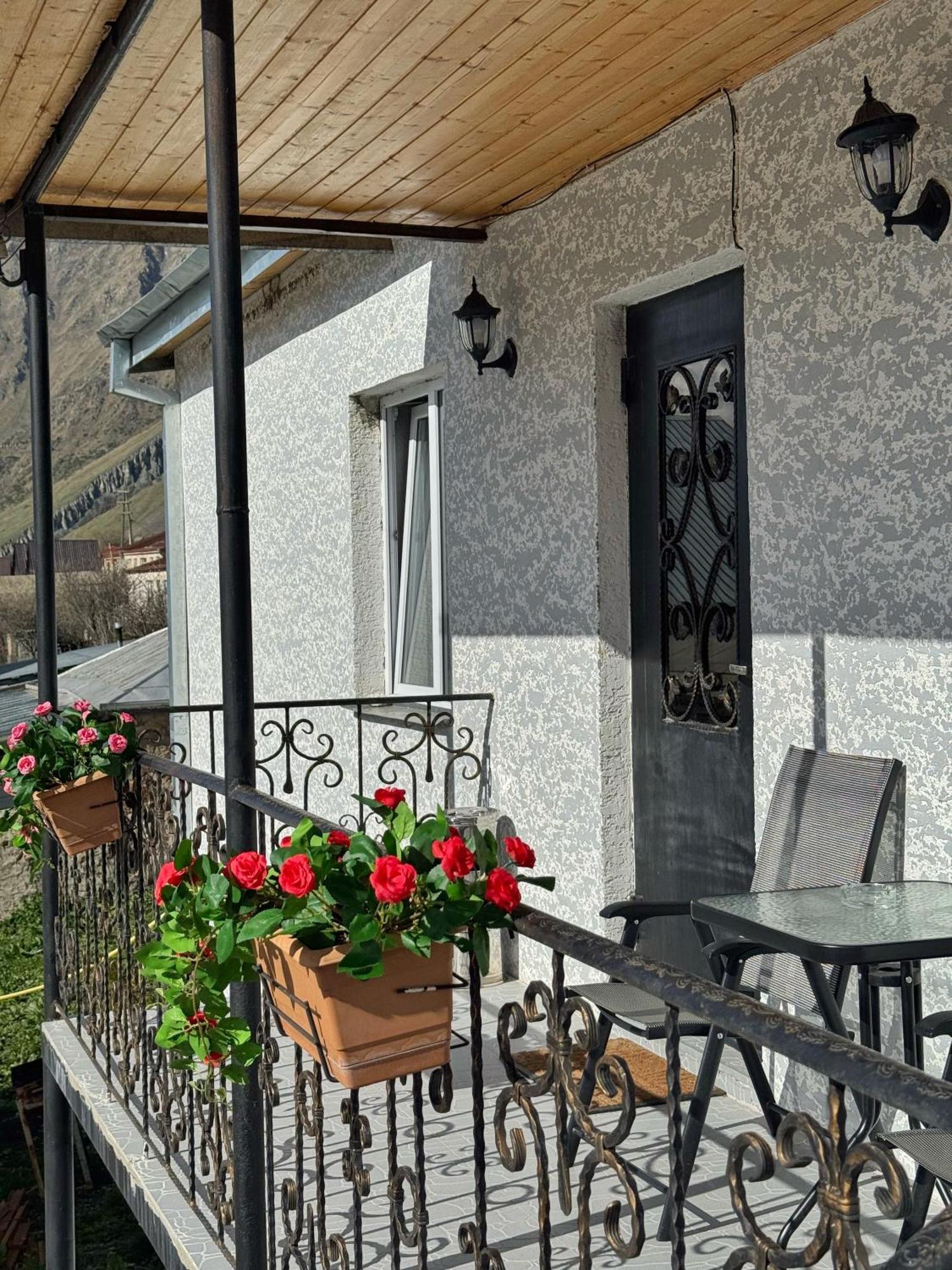 Hotel Elia Kazbegi Екстериор снимка